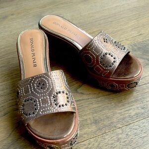 Donald Pliner gold platform slide